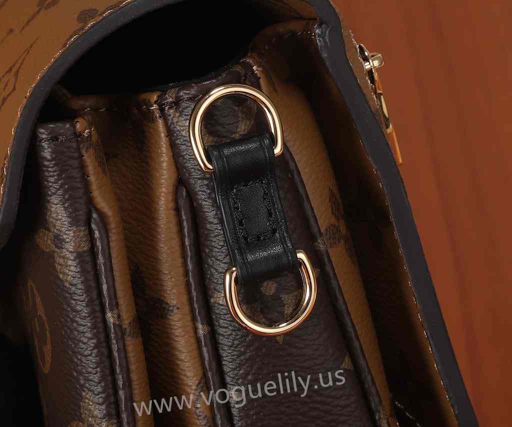 M46280 Pochette Métis East West 21