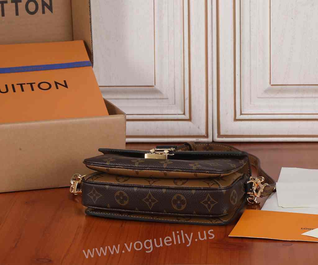 M46280 Pochette Métis East West 21