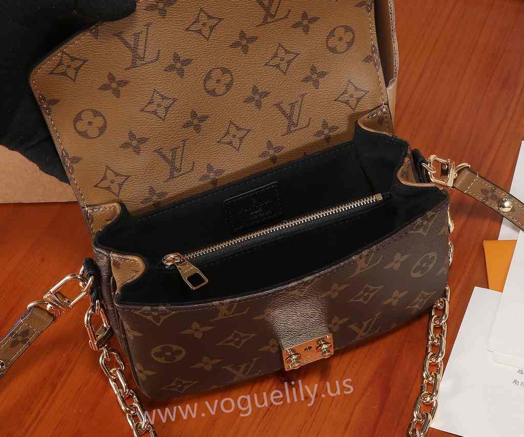 M46280 Pochette Métis East West 21