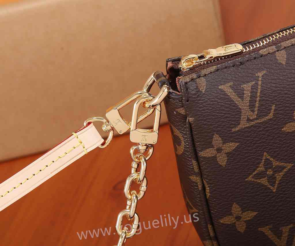 M82766 Pochette Accessoires 23