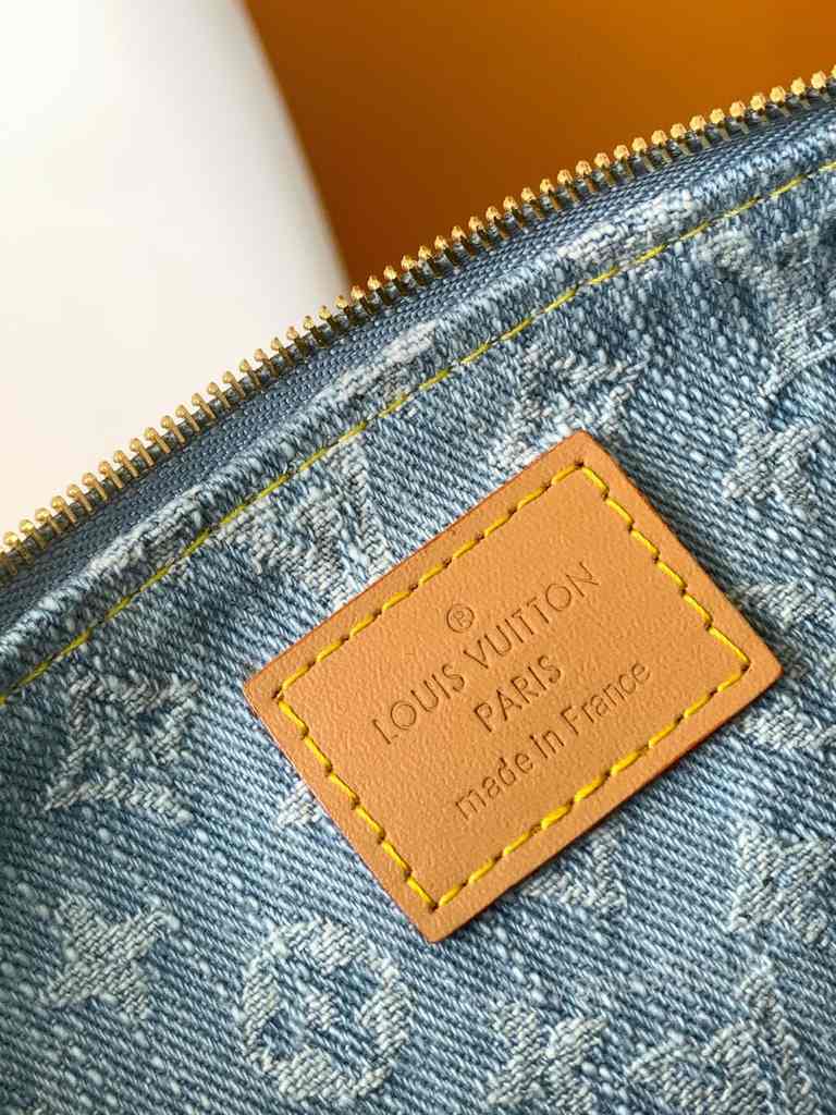 M83532 Liv Pochette 24