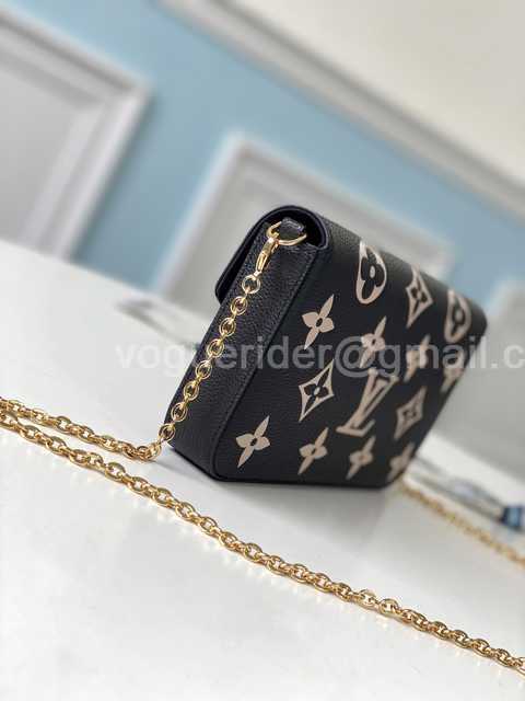 M69977 Pochette Felicie 21