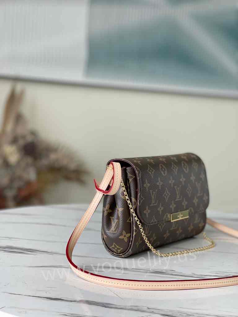 M40718 Pochette Favorite 28
