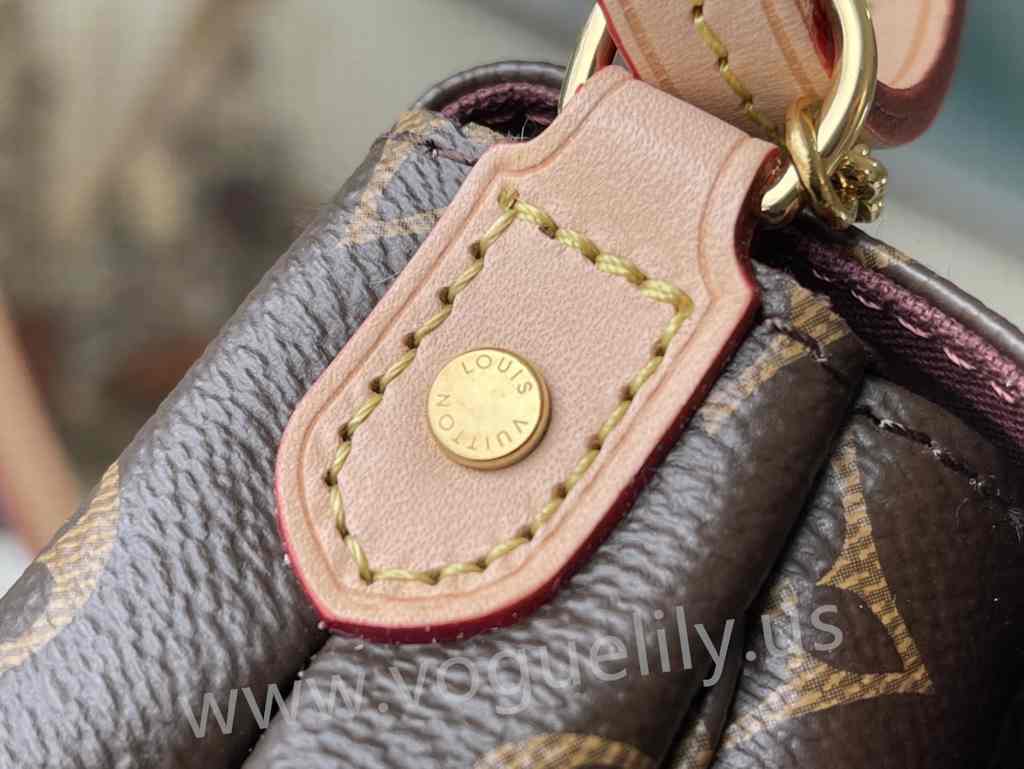 M40718 Pochette Favorite 28