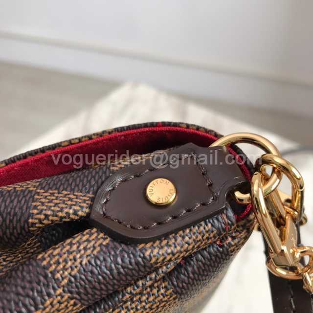N41276 Pochette Favorite 24