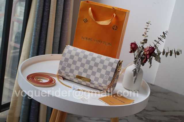 M40717 Pochette Favorite 24