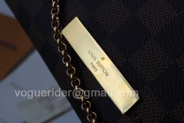 M40718 Pochette Favorite 28