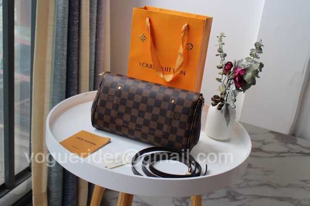 M40718 Pochette Favorite 28