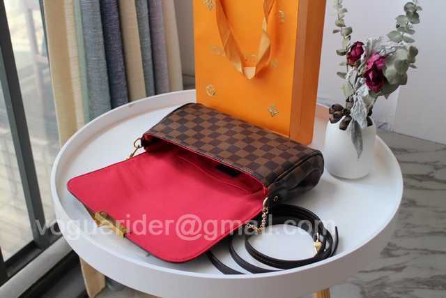 M40718 Pochette Favorite 28