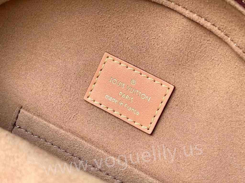 M52294 Boite Chapeau 22 M52294 Boite Chapeau 22