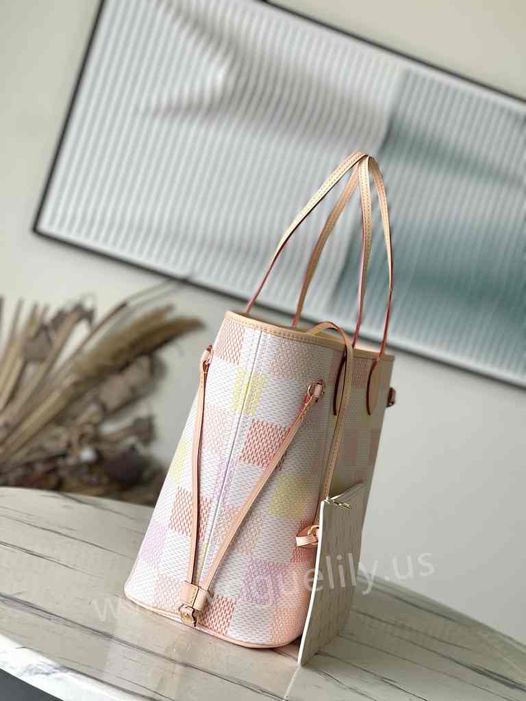N40668 Neverfull MM 31 N40668 Neverfull MM 31