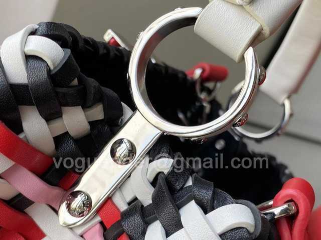 M48865 Capucines BB 27 M48865 Capucines BB 27