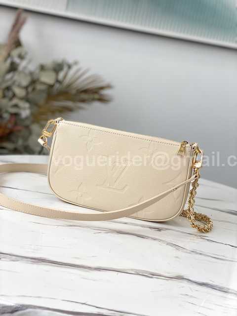 M80399 Multi Pochette Accessories 24