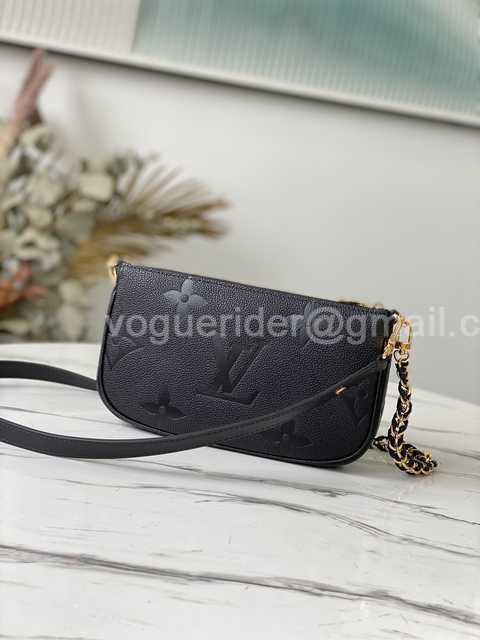 M80399 Multi Pochette Accessories 24