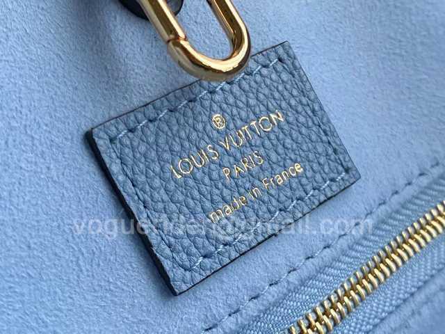 M45718 OnTheGo 35 By The Pool