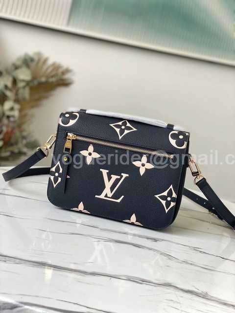 M45773 Pochette Metis 25 M45773 Pochette Metis 25
