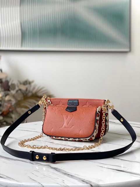 M80399 Multi Pochette Accessories 24