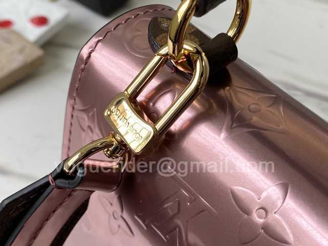 M90568 Spring Street 17 M90568 Spring Street 17