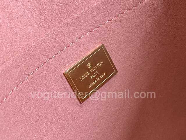 M90568 Spring Street 17 M90568 Spring Street 17