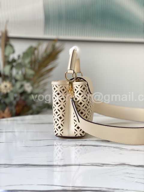 M57228 Capucines BB 21 M57228 Capucines BB 21