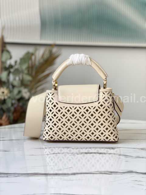 M57228 Capucines BB 21 M57228 Capucines BB 21