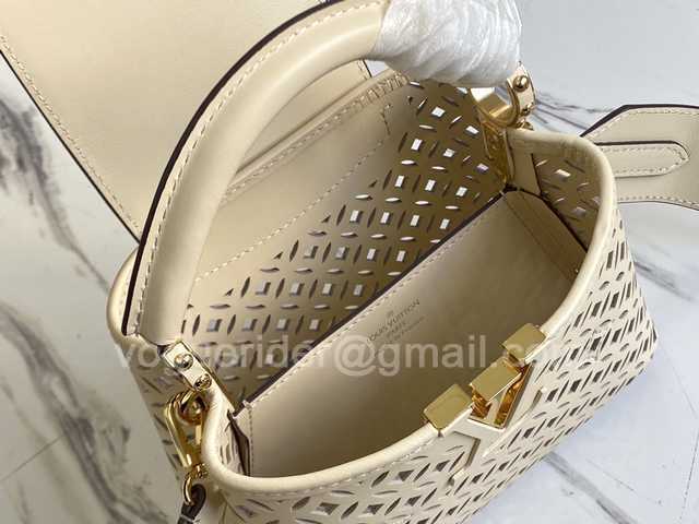 M57228 Capucines BB 21 M57228 Capucines BB 21