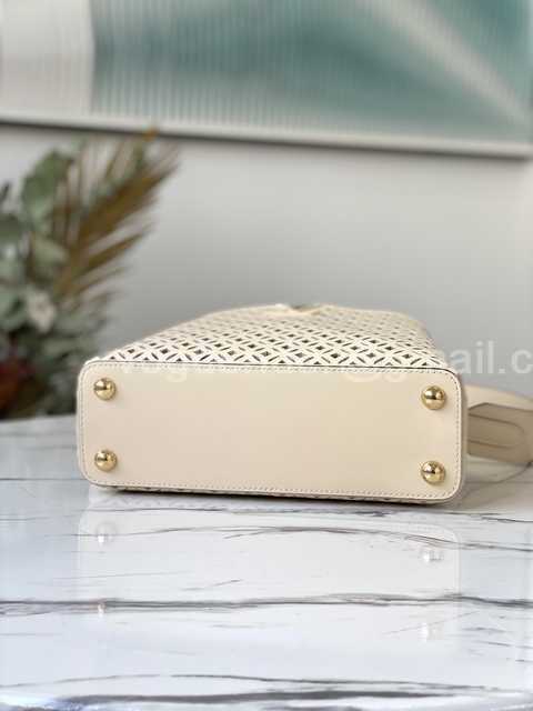 M57228 Capucines PM 27