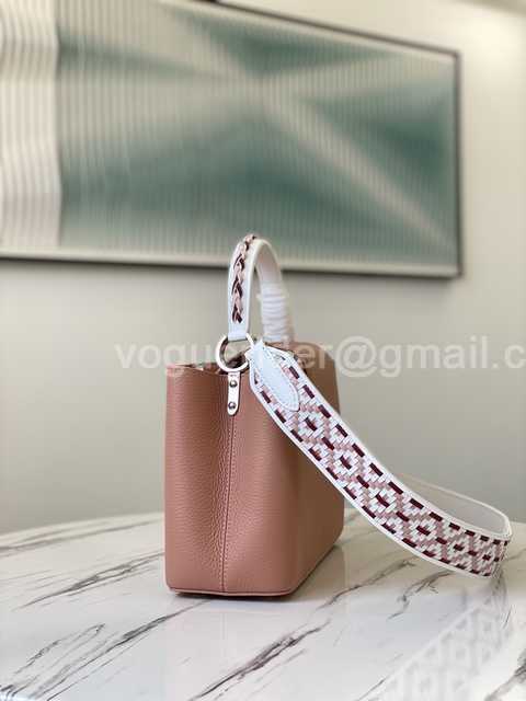 M57218 Capucines MM 31 M57218 Capucines MM 31