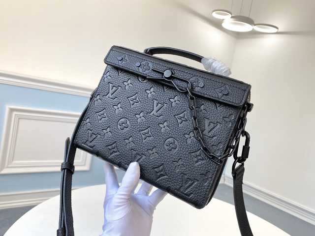 M61117 Mini Soft Trunk 22
