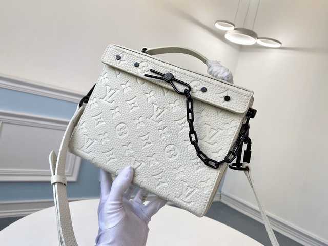 M61117 Mini Soft Trunk 22