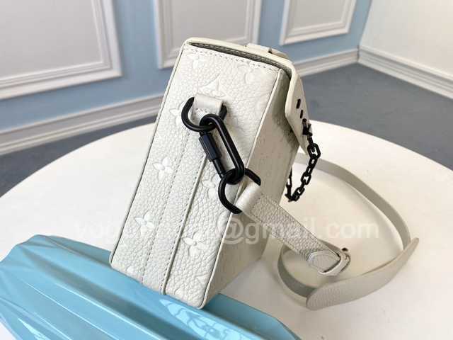 M61117 Mini Soft Trunk 22