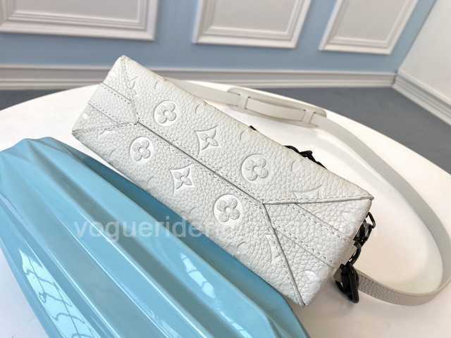 M61117 Mini Soft Trunk 22