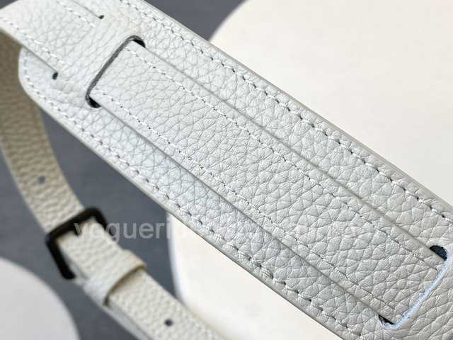 M61117 Mini Soft Trunk 22