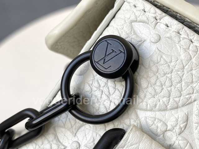 M61117 Mini Soft Trunk 22