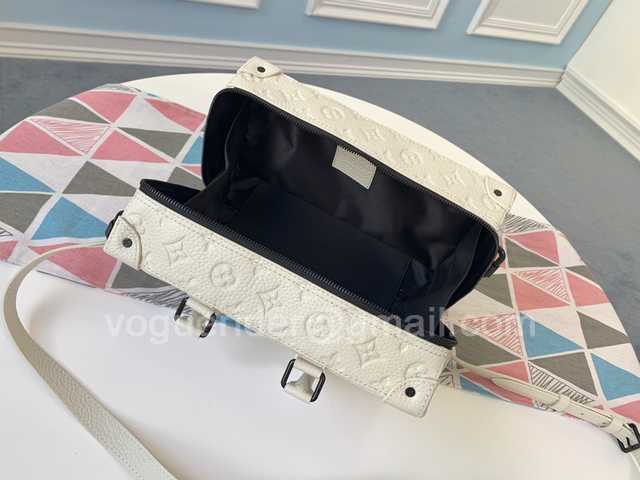 M44483 Trunk Speedy 27 M44483 Trunk Speedy 27