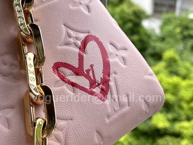 M58739 Coussin PM Fall in Love 26