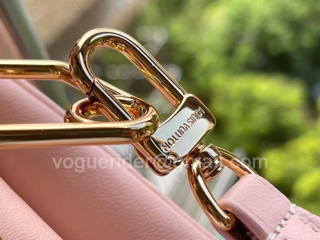 M58739 Coussin PM Fall in Love 26