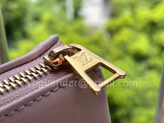 M58739 Coussin PM Fall in Love 26