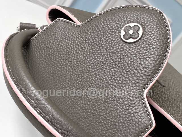 M48865 Capucines PM 31