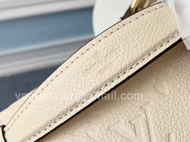 M44812 Bumbag 37 M44812 Bumbag 37