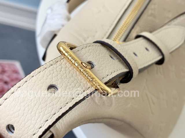 M44812 Bumbag 37 M44812 Bumbag 37