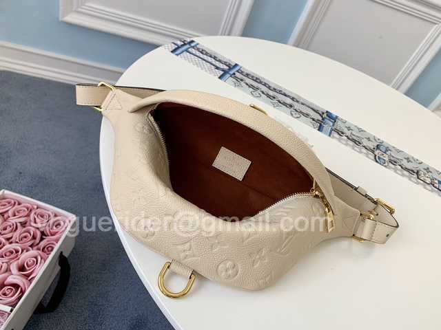 M44812 Bumbag 37 M44812 Bumbag 37