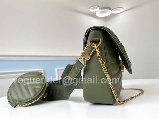 M56466 Multi Pochette New Wave 24 M56466 Multi Pochette New Wave 24