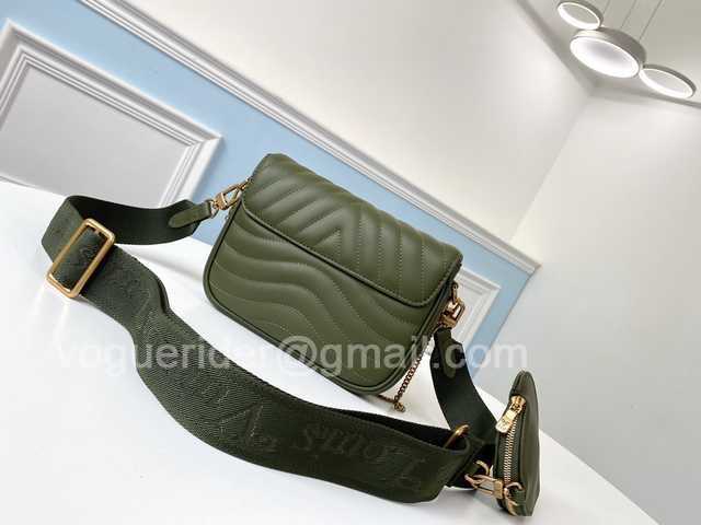 M56466 Multi Pochette New Wave 24 M56466 Multi Pochette New Wave 24