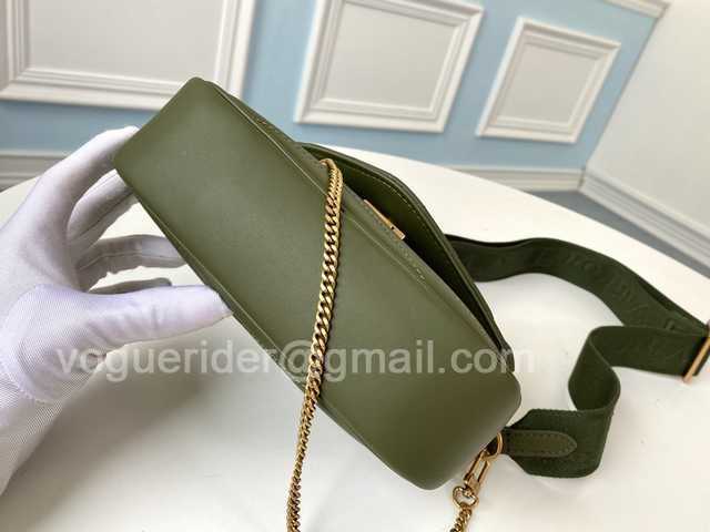 M56466 Multi Pochette New Wave 24 M56466 Multi Pochette New Wave 24