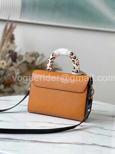 M58689 Twist MM Wild at Heart 23