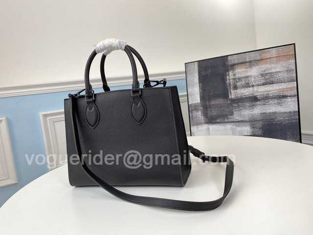 M55845 Lockme Tote 27