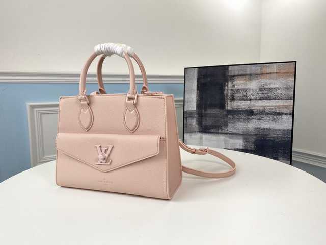 M55818 Lockme Tote 27
