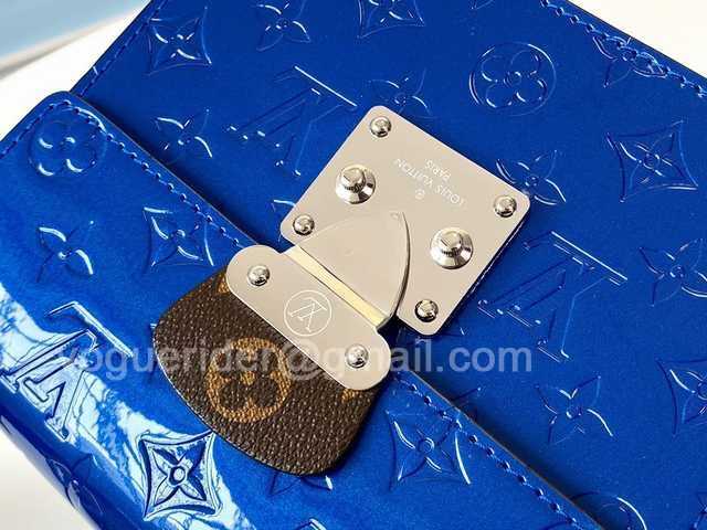 M90514 Spring Street 17