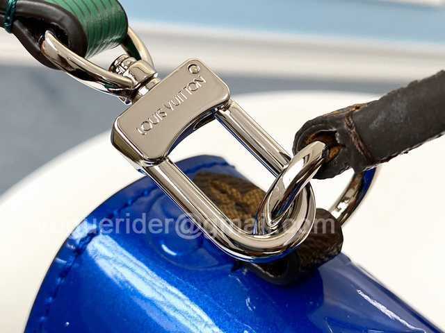 M90514 Spring Street 17